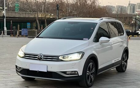 Volkswagen Touran III, 2023 год, 1 900 178 рублей, 3 фотография