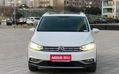 Volkswagen Touran III, 2023 год, 1 900 178 рублей, 2 фотография