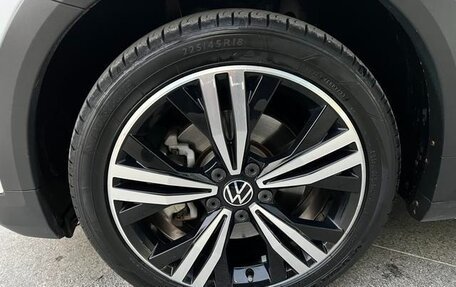 Volkswagen Touran III, 2023 год, 1 900 178 рублей, 13 фотография