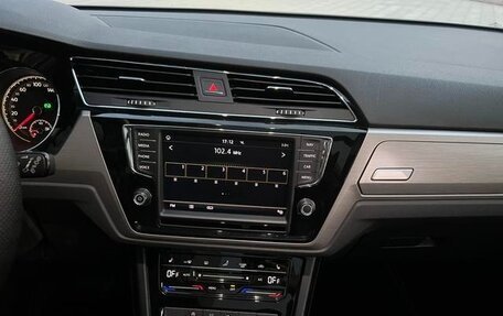 Volkswagen Touran III, 2023 год, 1 900 178 рублей, 19 фотография