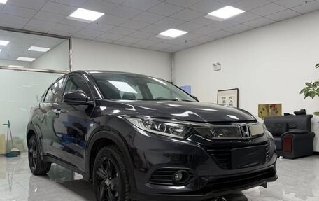 Honda Vezel, 2021 год, 1 580 009 рублей, 3 фотография