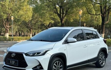 Toyota Yaris XP150 рестайлинг, 2022 год, 1 220 007 рублей, 1 фотография