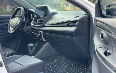 Toyota Yaris XP150 рестайлинг, 2022 год, 1 220 007 рублей, 10 фотография