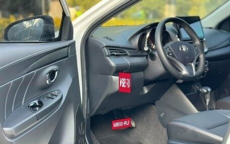 Toyota Yaris XP150 рестайлинг, 2022 год, 1 220 007 рублей, 8 фотография