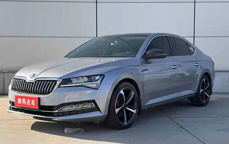 Skoda Superb III рестайлинг, 2021 год, 1 890 852 рублей, 2 фотография