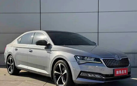 Skoda Superb III рестайлинг, 2021 год, 1 890 852 рублей, 3 фотография