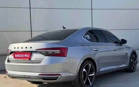 Skoda Superb III рестайлинг, 2021 год, 1 890 852 рублей, 4 фотография