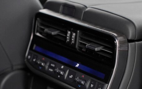 Toyota Land Cruiser, 2025 год, 33 000 000 рублей, 18 фотография