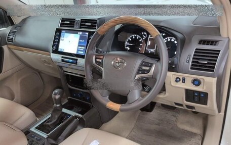 Toyota Land Cruiser Prado 150 рестайлинг 2, 2022 год, 6 700 000 рублей, 3 фотография