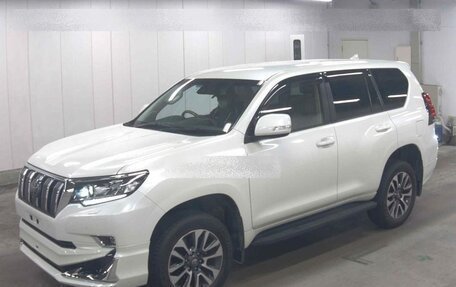 Toyota Land Cruiser Prado 150 рестайлинг 2, 2022 год, 6 700 000 рублей, 4 фотография