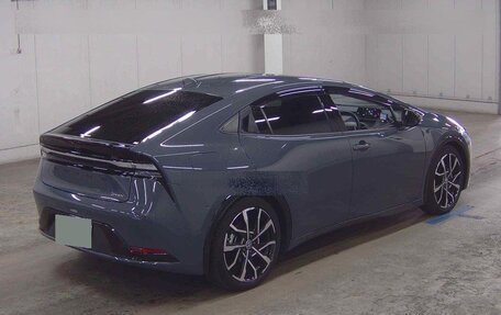 Toyota Prius IV XW50, 2024 год, 4 500 000 рублей, 4 фотография