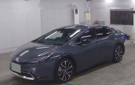 Toyota Prius IV XW50, 2024 год, 4 500 000 рублей, 2 фотография