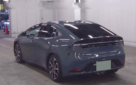 Toyota Prius IV XW50, 2024 год, 4 500 000 рублей, 3 фотография