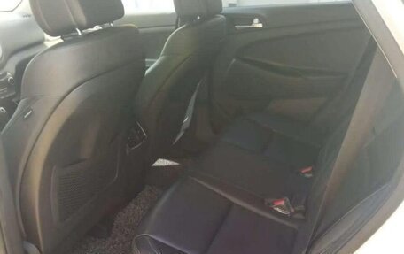 Hyundai Tucson III, 2018 год, 2 400 000 рублей, 11 фотография