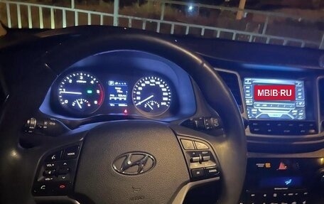 Hyundai Tucson III, 2018 год, 2 400 000 рублей, 13 фотография