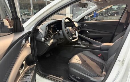 Hyundai Elantra, 2023 год, 1 660 999 рублей, 14 фотография