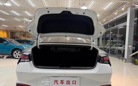 Hyundai Elantra, 2023 год, 1 660 999 рублей, 12 фотография