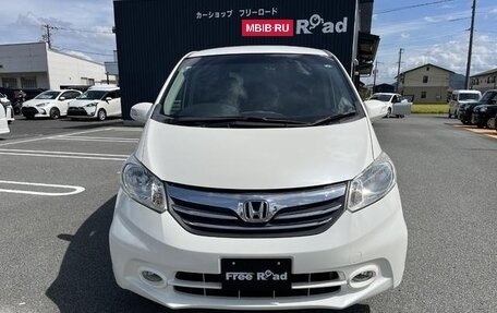 Honda Freed I, 2014 год, 820 000 рублей, 2 фотография