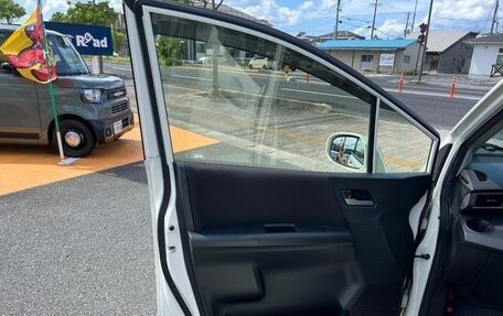 Honda Freed I, 2014 год, 820 000 рублей, 18 фотография