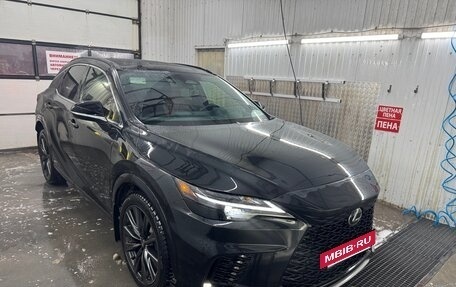 Lexus RX IV рестайлинг, 2023 год, 8 270 000 рублей, 3 фотография