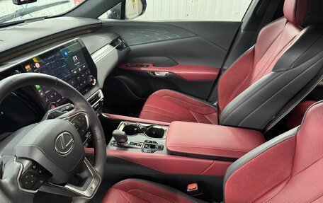 Lexus RX IV рестайлинг, 2023 год, 8 270 000 рублей, 12 фотография