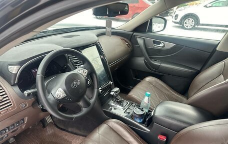 Infiniti QX70, 2014 год, 1 872 000 рублей, 6 фотография