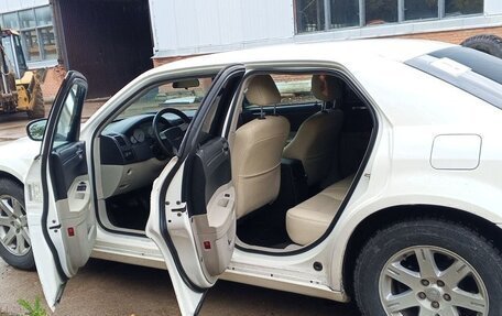 Chrysler 300C II, 2004 год, 650 000 рублей, 6 фотография