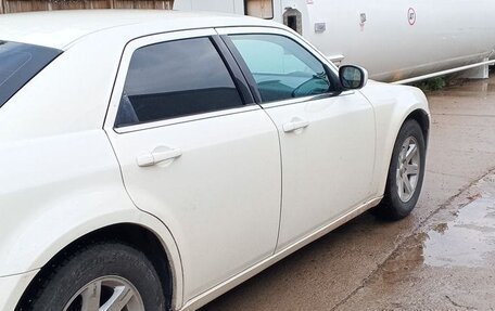 Chrysler 300C II, 2004 год, 650 000 рублей, 5 фотография