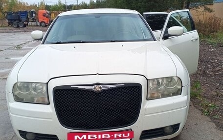 Chrysler 300C II, 2004 год, 650 000 рублей, 3 фотография