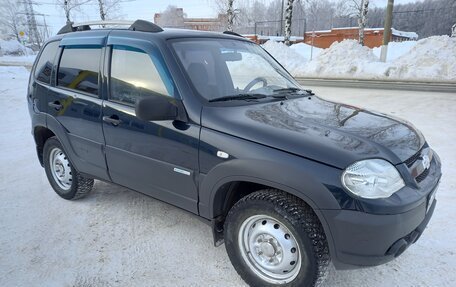 Chevrolet Niva I рестайлинг, 2011 год, 415 000 рублей, 1 фотография