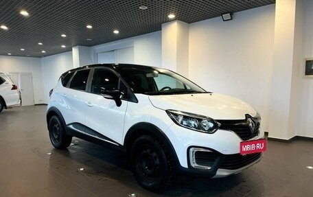 Renault Kaptur I рестайлинг, 2019 год, 1 555 000 рублей, 1 фотография