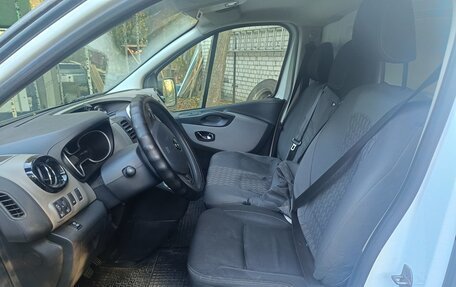 Renault Trafic, 2017 год, 1 800 000 рублей, 6 фотография