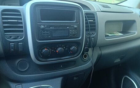 Renault Trafic, 2017 год, 1 800 000 рублей, 7 фотография