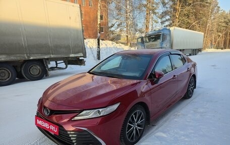 Toyota Camry, 2021 год, 3 650 000 рублей, 2 фотография