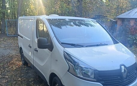 Renault Trafic, 2017 год, 1 800 000 рублей, 4 фотография