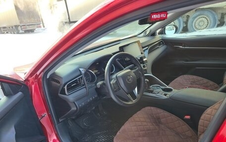 Toyota Camry, 2021 год, 3 650 000 рублей, 5 фотография