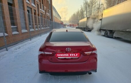 Toyota Camry, 2021 год, 3 650 000 рублей, 4 фотография