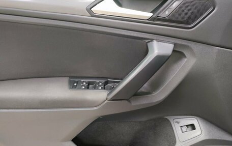 Volkswagen Tiguan II, 2019 год, 2 899 000 рублей, 19 фотография