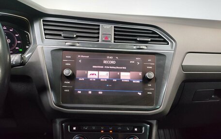 Volkswagen Tiguan II, 2019 год, 2 899 000 рублей, 17 фотография