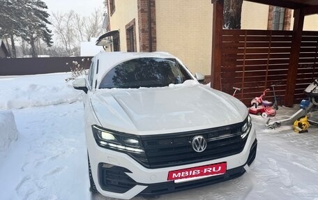 Volkswagen Touareg III, 2019 год, 5 800 000 рублей, 2 фотография