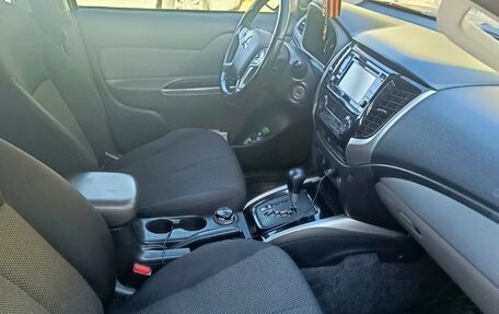 Mitsubishi L200 IV рестайлинг, 2017 год, 1 900 000 рублей, 7 фотография