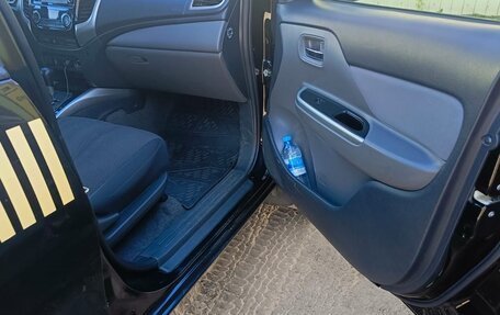 Mitsubishi L200 IV рестайлинг, 2017 год, 1 900 000 рублей, 8 фотография