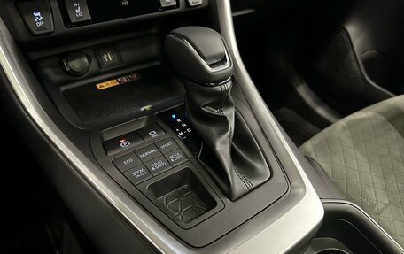 Toyota RAV4, 2025 год, 4 190 000 рублей, 13 фотография