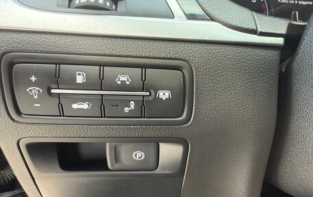 Genesis G90 I рестайлинг, 2015 год, 1 695 000 рублей, 10 фотография