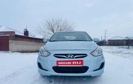 Hyundai Solaris II рестайлинг, 2011 год, 815 000 рублей, 2 фотография