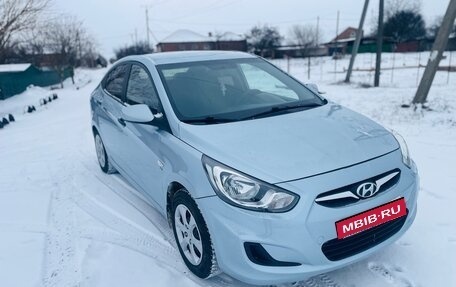 Hyundai Solaris II рестайлинг, 2011 год, 815 000 рублей, 3 фотография