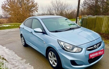Hyundai Solaris II рестайлинг, 2011 год, 815 000 рублей, 13 фотография