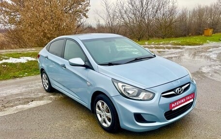 Hyundai Solaris II рестайлинг, 2011 год, 815 000 рублей, 23 фотография