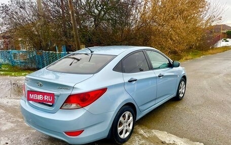 Hyundai Solaris II рестайлинг, 2011 год, 815 000 рублей, 24 фотография