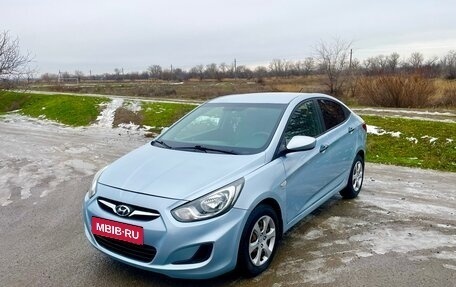 Hyundai Solaris II рестайлинг, 2011 год, 815 000 рублей, 21 фотография